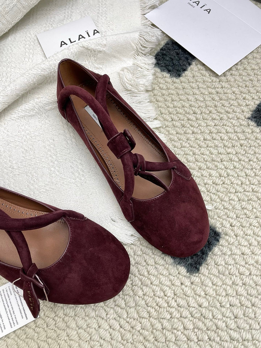 ALAIA 26S BALLET TECKEL IN DARK RED SUEDE