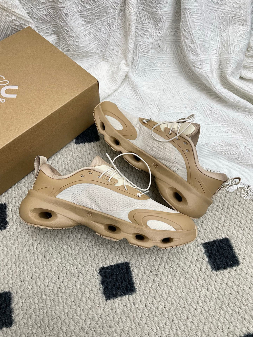 LOEWE 26S CLOUDSOLO SNEAKERS IN BROWN AND BEIGE RECYCLED POLYESTER