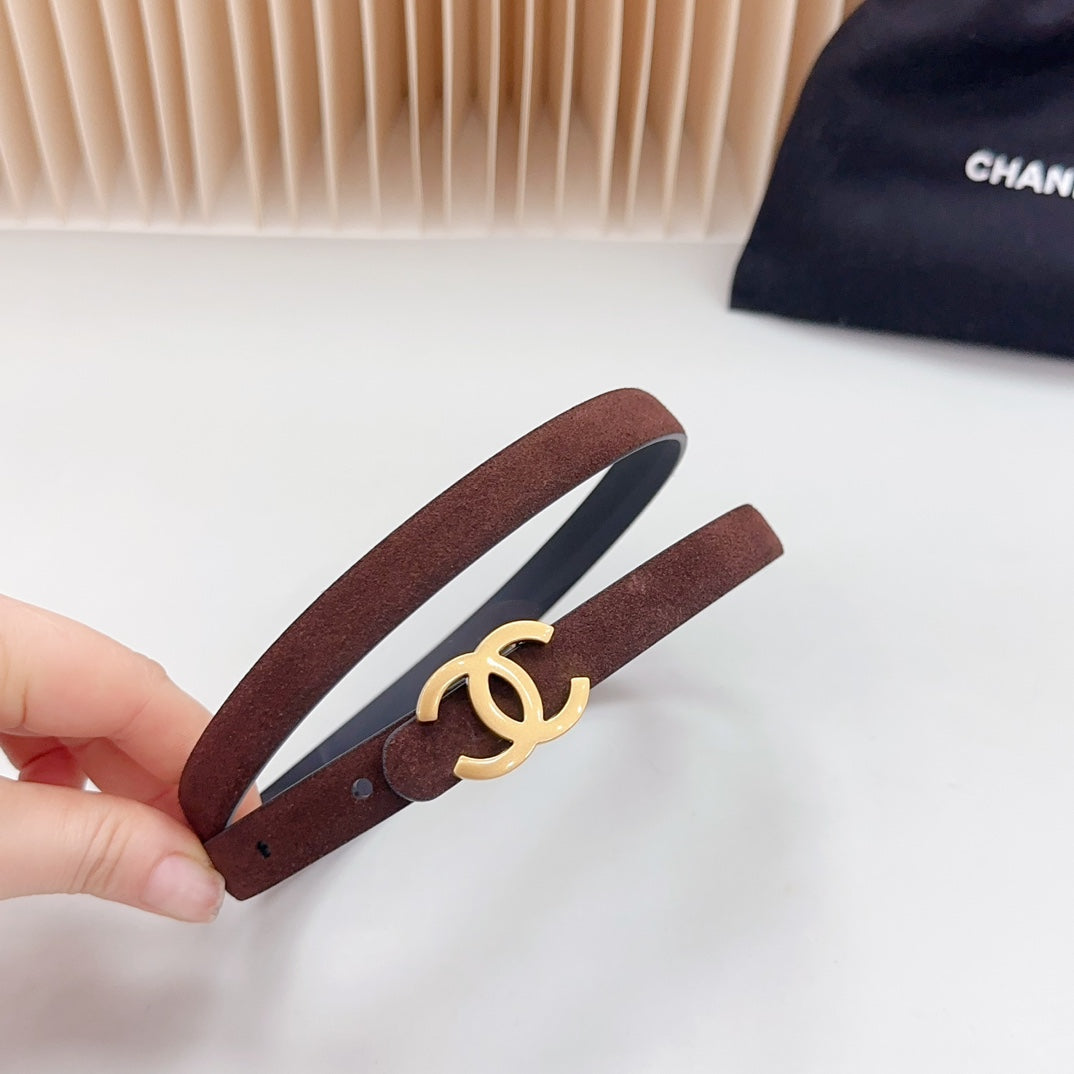 CC BELT 15 MM IN CHOCOLATE BROWN SUEDE WITH GOLD HARDWARE
