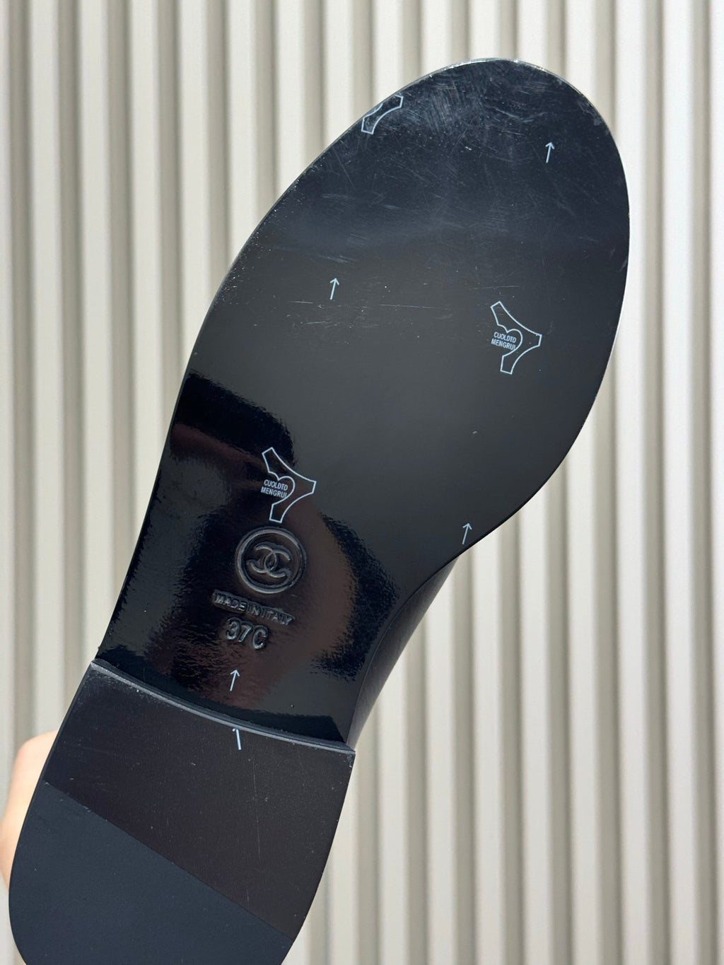 CC CHAIN LONG BOOTS IN BLACK CALFSKIN