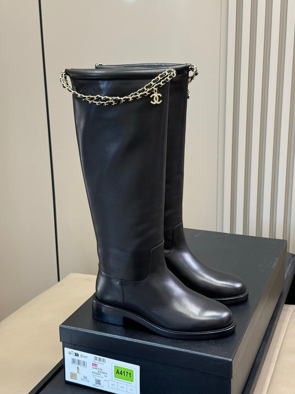 CC CHAIN LONG BOOTS IN BLACK CALFSKIN