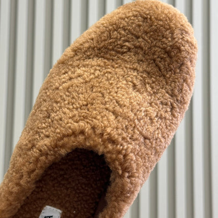 ALAIA 25S SHEARLING COZY SLIPPERS IN CARAMEL