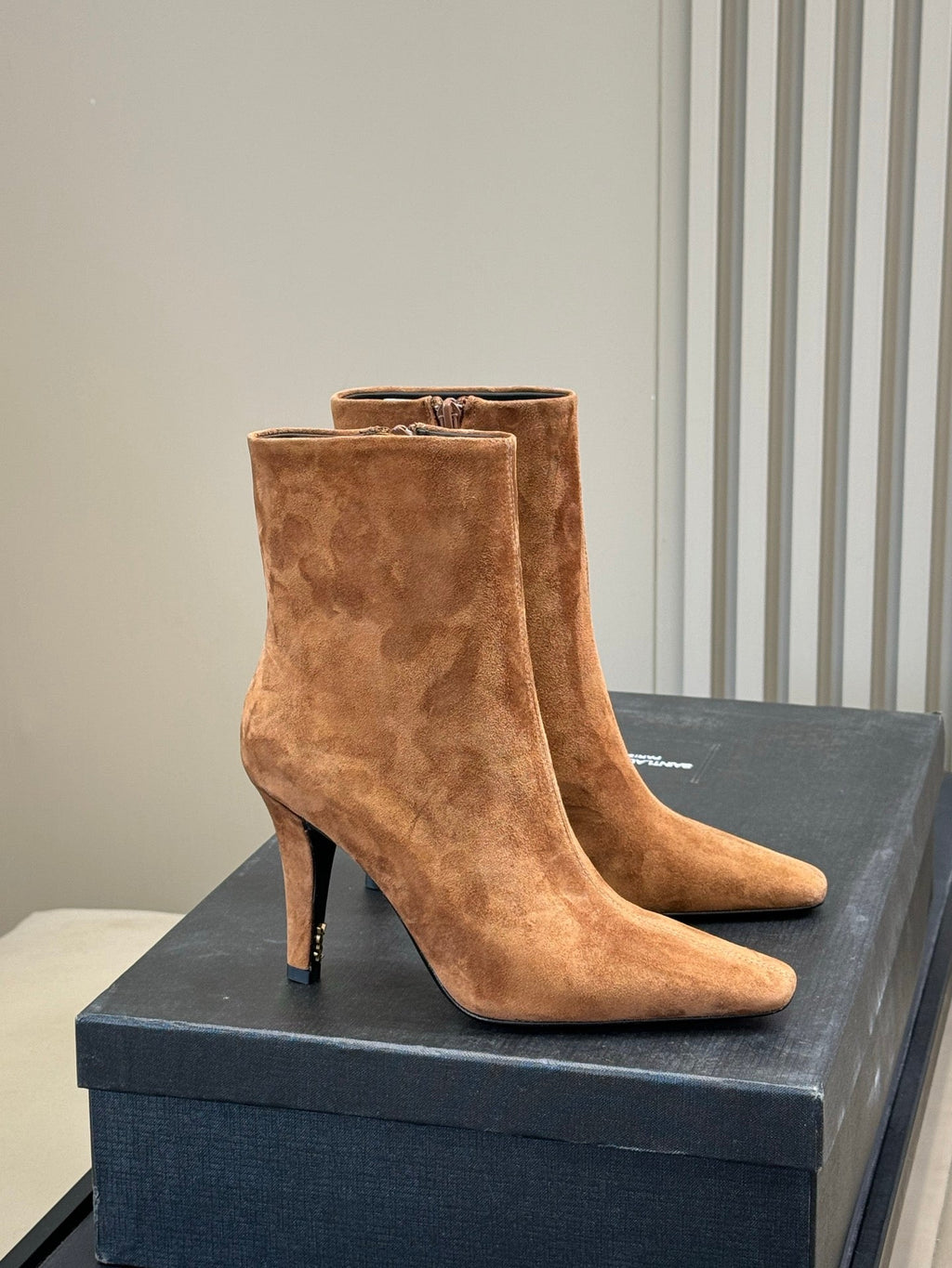 YSL 26S HEELED BOOTS IN LIGHT BROWN SUEDE