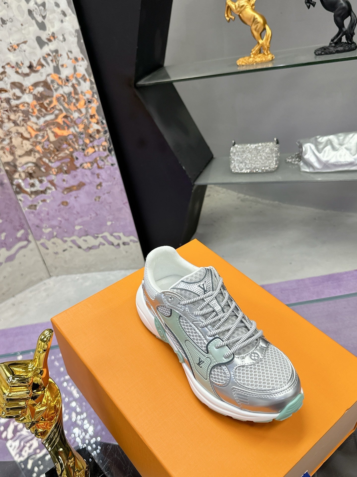 LV SNEAKERS IN SILVER AND GREEN MESH MIX CALFSKIN