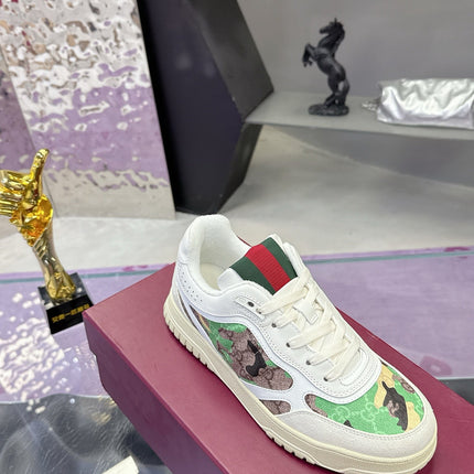GUCCI 26S SNEAKER IN WHITE AND GREEN CALFSKIN