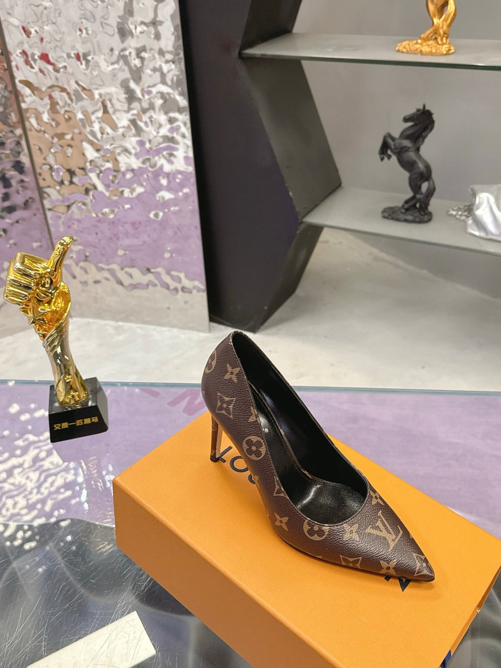 LV 26S POINTED TOE PUMPS 85MM IN DARK BROWN MONOGRAM CALFSKIN