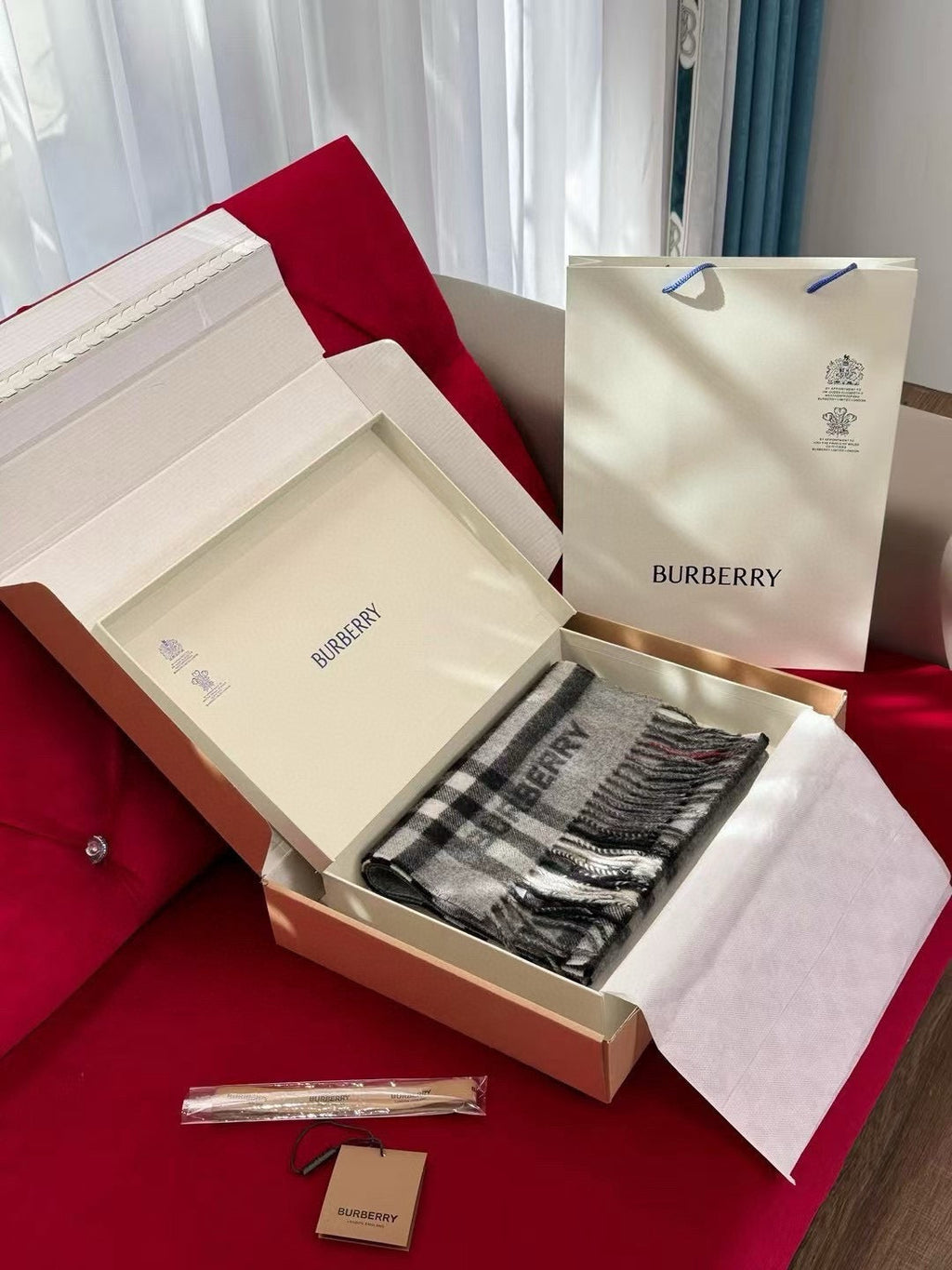 BURBERRY 26S SCARF 168CM IN CASHMERE 202511