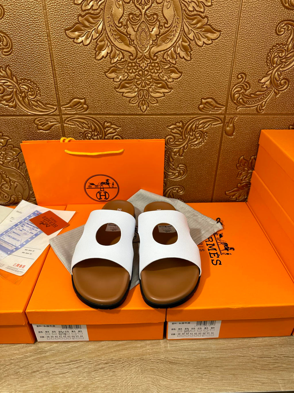 HM CIRCLE CUT SANDAL WHITE AND CARAMEL CALFSKIN