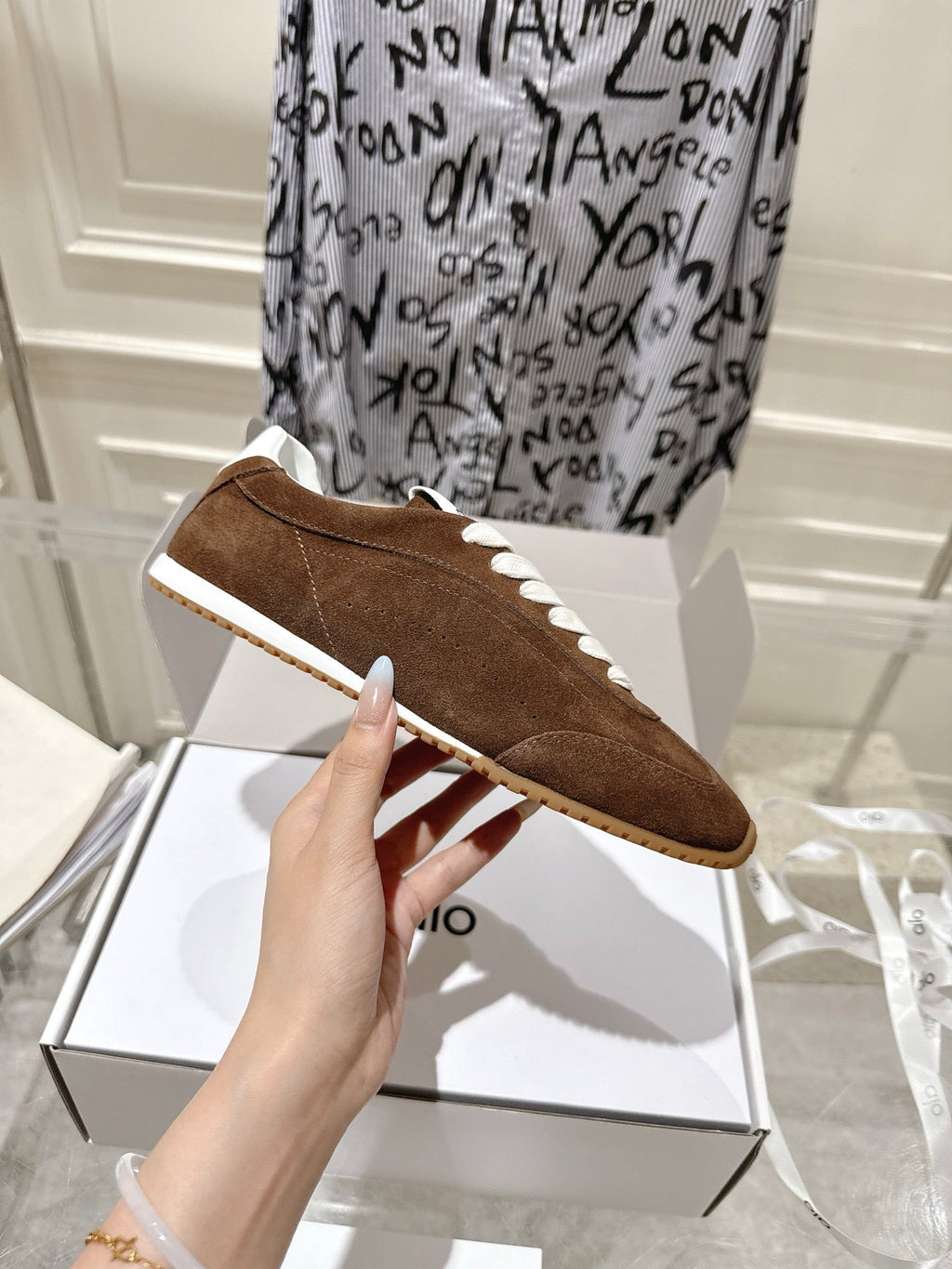 ALO 25S SUNSET SNEAKER IN DARK BROWN SUEDE