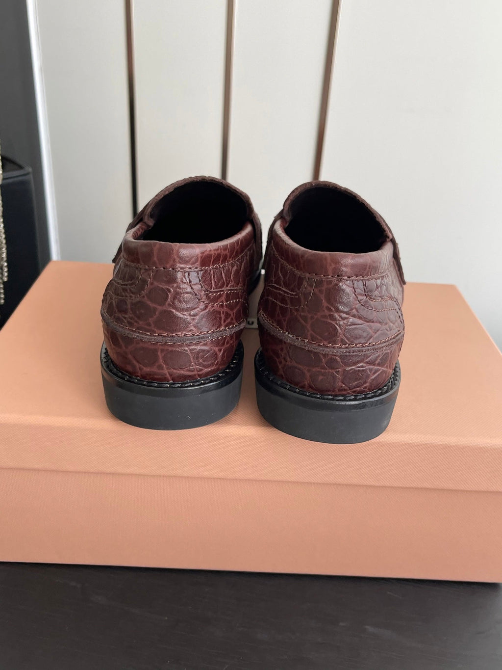 MIUMIU 26S PENNY LOAFERS IN DARK MAHOGANY BROWN CALFSKIN CROCODILE EMBOSSING