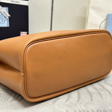 PRADA 25S BUCKLE MEDIUM HANDBAG 35 IN DARK CARAMEL CALFSKIN GOLD HARDWARE