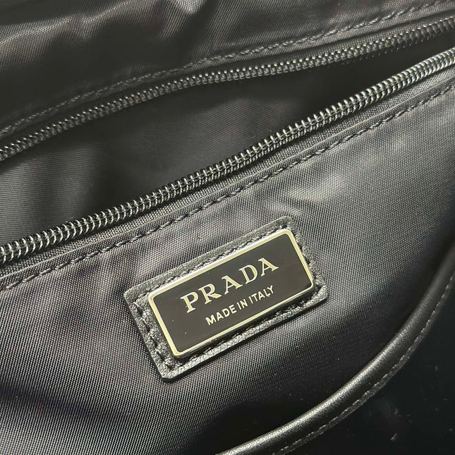 TRIANGLE LOGO BACKPACK 42 IN BLACK RE-NYLON