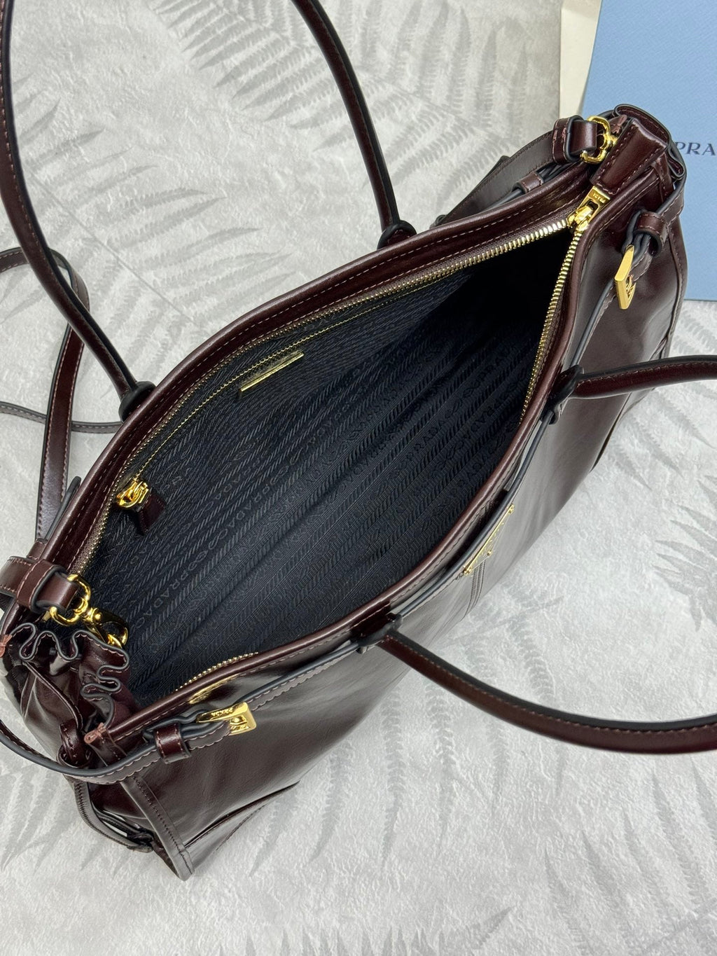 PRADA 25S BONNIE LARGE HANDBAG 38 IN DARK BROWN GLOSSY CALFSKIN GOLD HARDWARE