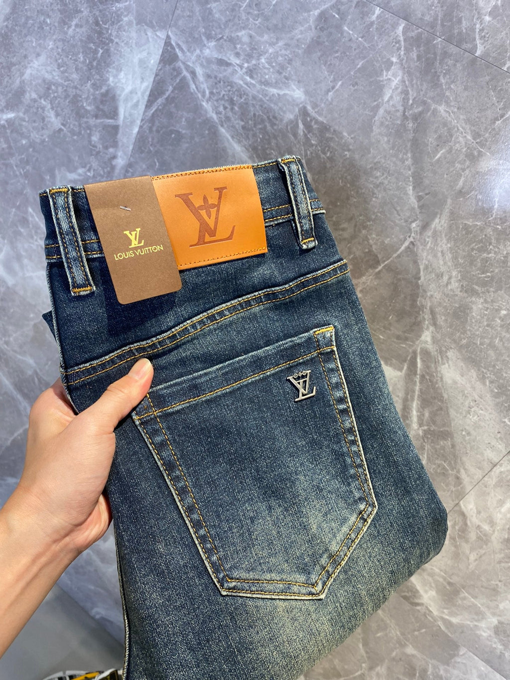 LV BLUE DENIM JEAN 239575