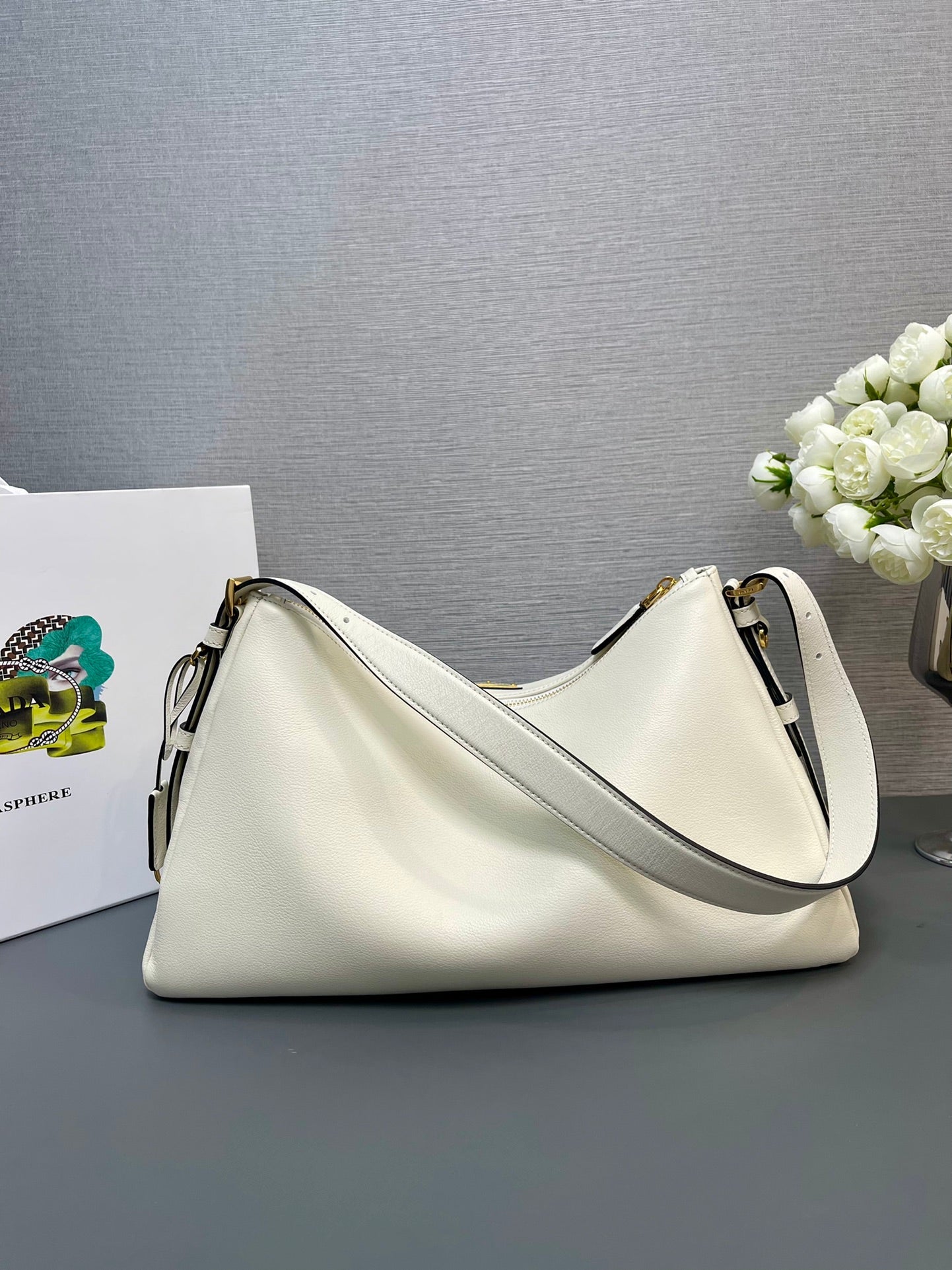 LARGE HOBO BAG 39 IN WHITE SOFT LAMBSKIN