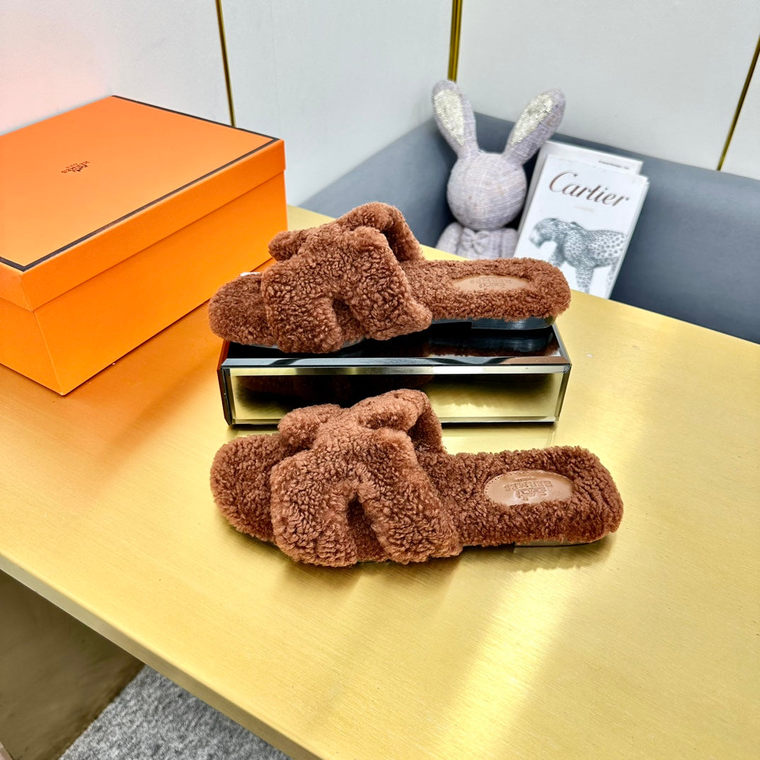 0RAN SHEARLING SANDALS UMBER BROWN