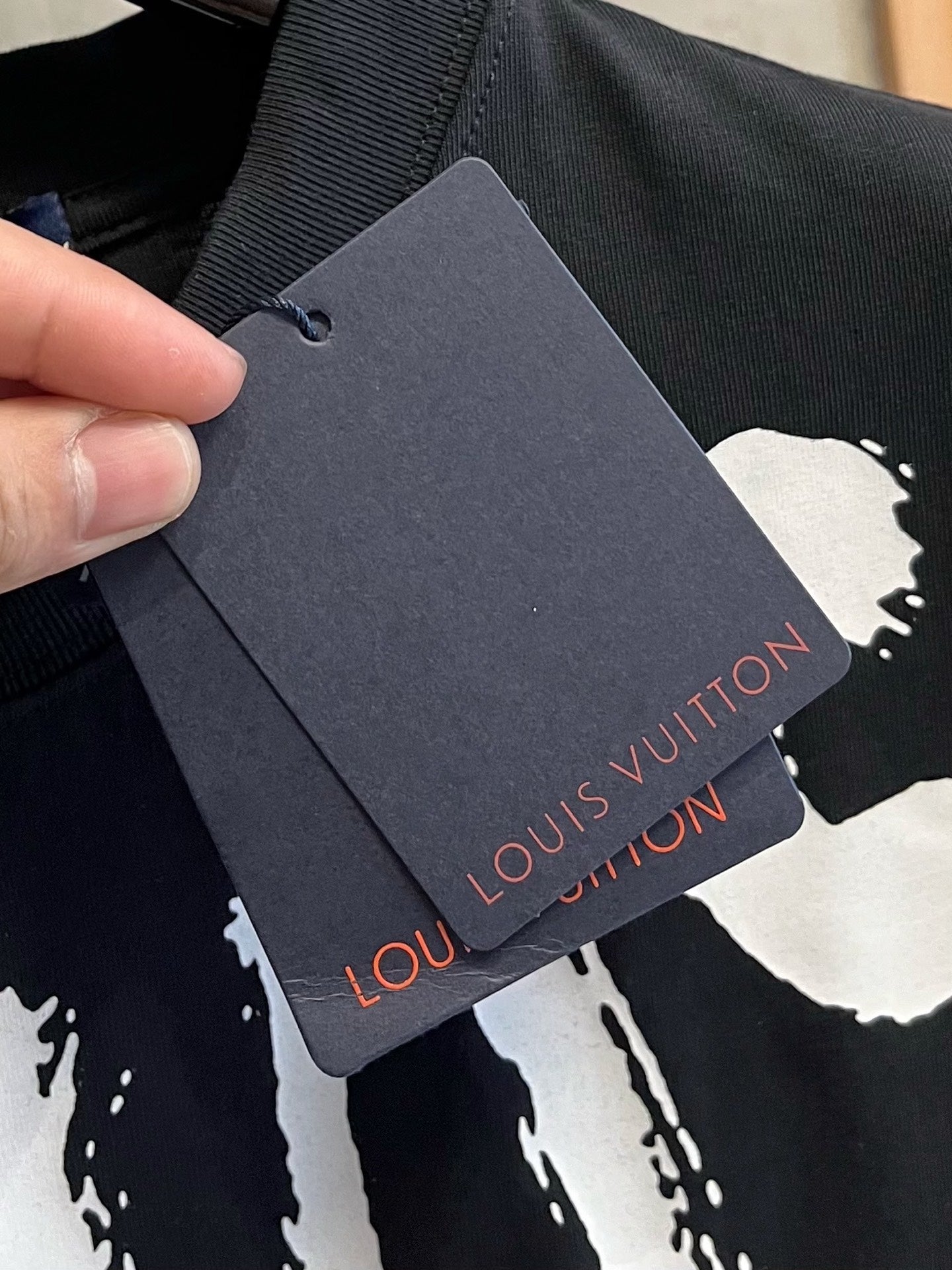 LV T-SHIRT IN BLACK COTTON 238860