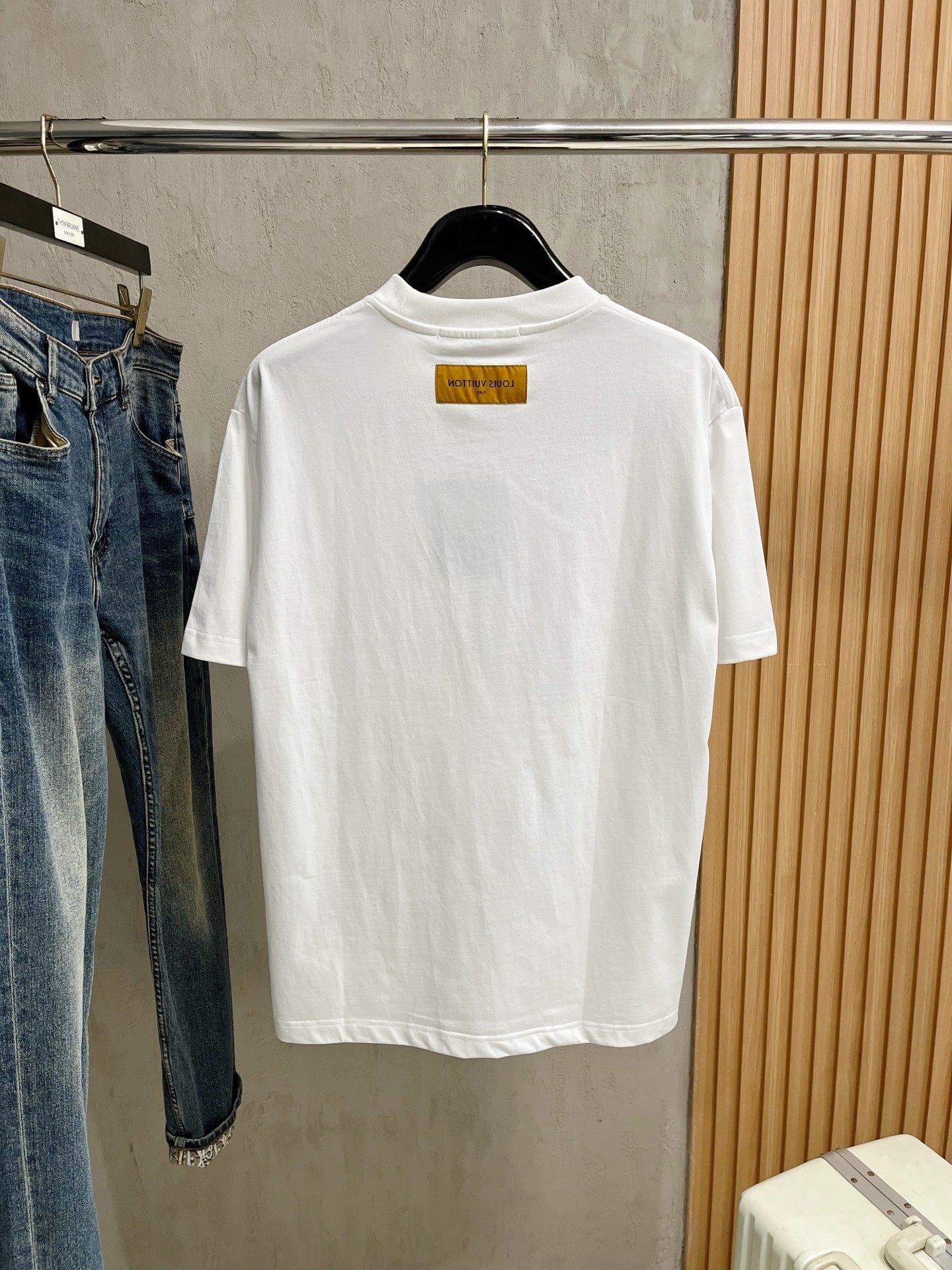 LV WHITE COTTON T-SHIRT EMBROIDERED LOGO 238861