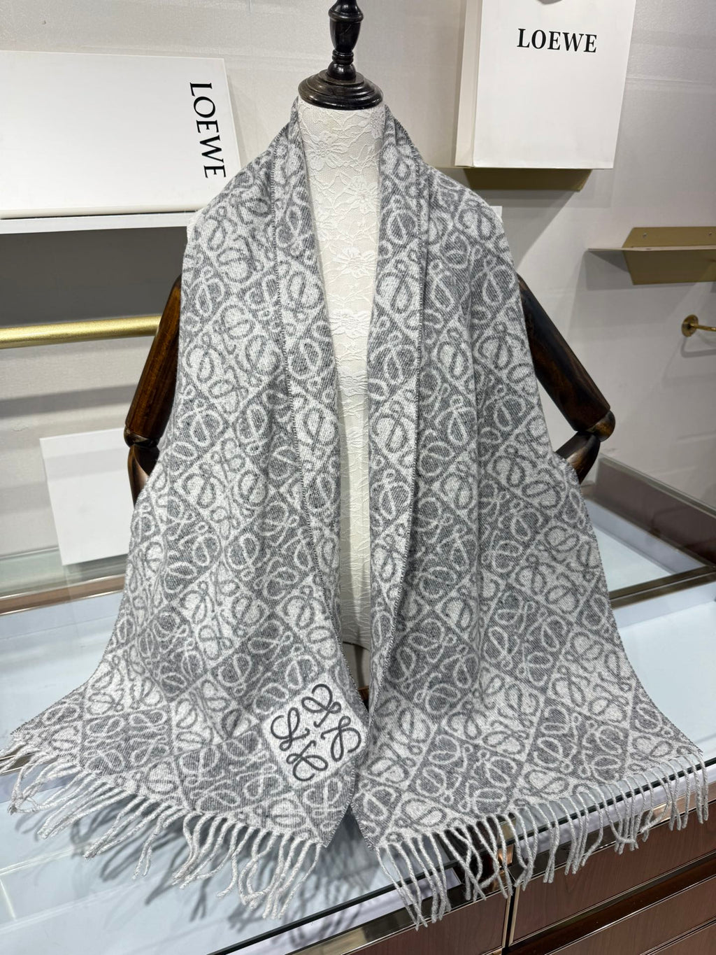 LOEWE 25S SCARF 180 IN CASHMERE WOOL 706574