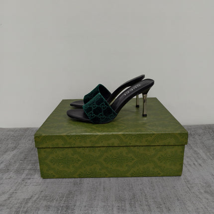 GUCCI 26S MULE SANDALS 85MM IN DARK GREEN VELVET GG EMBOSSED
