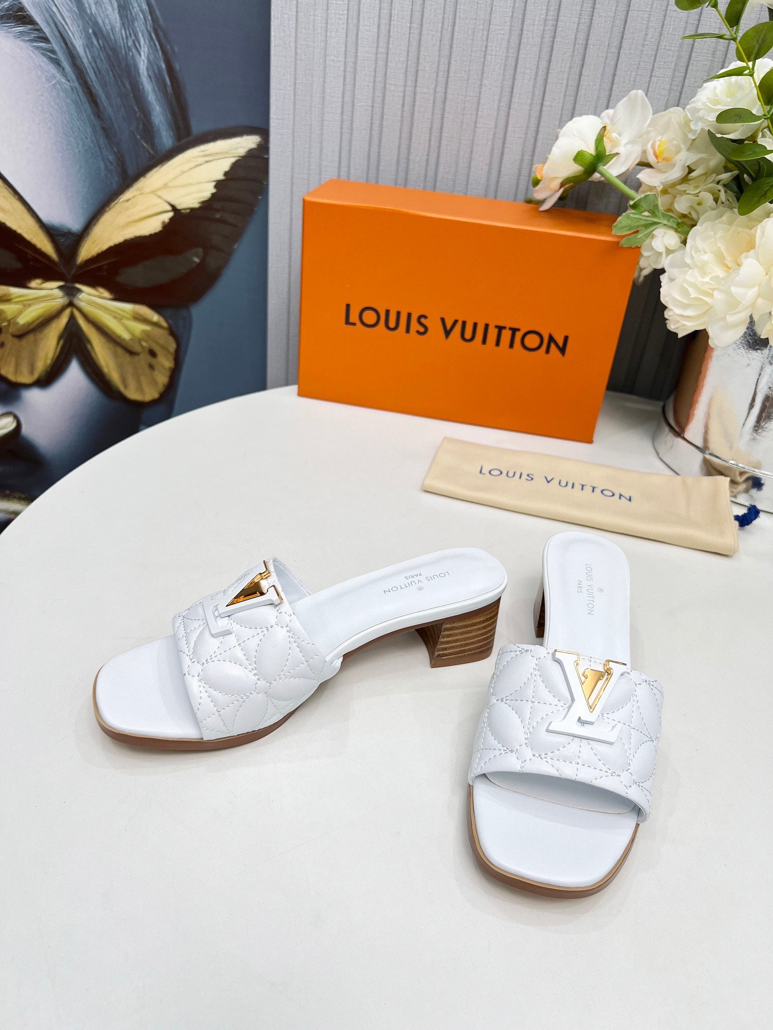 LV 26S MARE HIGH-HEELED MULE SANDALS IN WHITE CALFSKIN