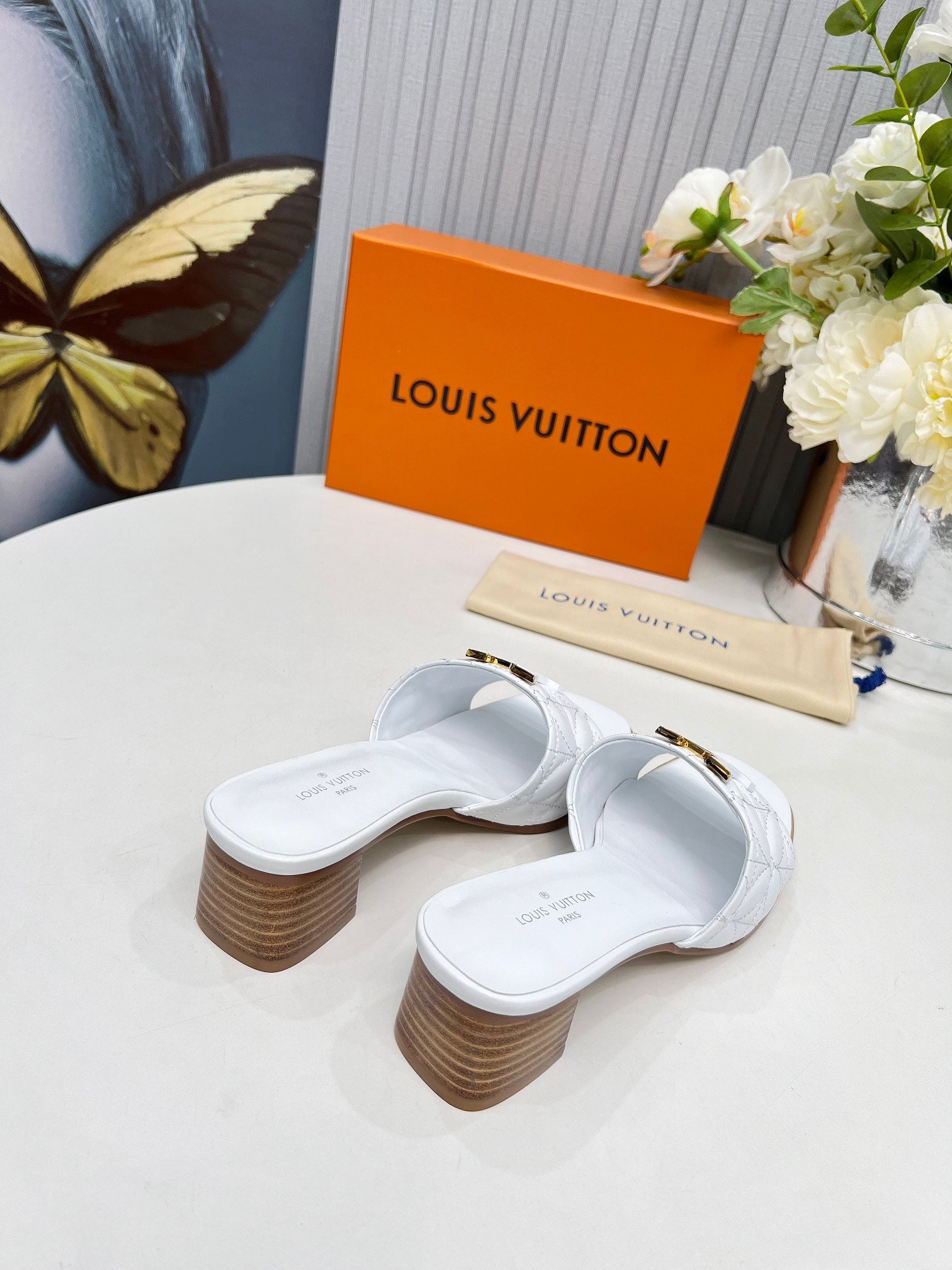 LV 26S MARE HIGH-HEELED MULE SANDALS IN WHITE CALFSKIN