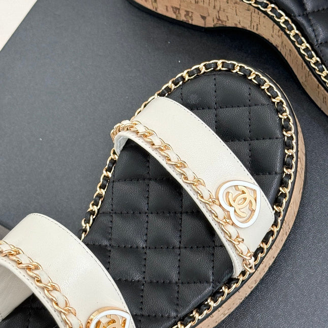 THICK-SOLED CHAIN HEART SANDAL IN WHITE LAMBSKIN