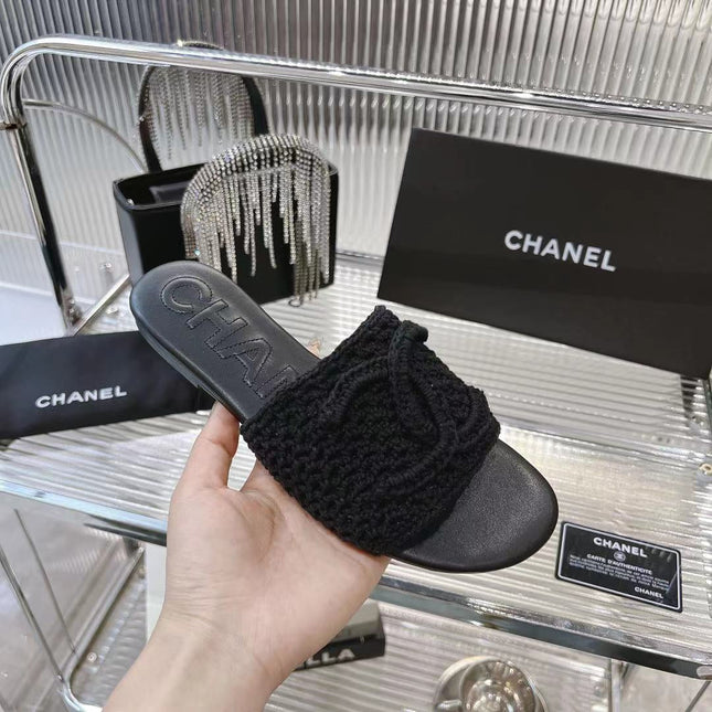 SLIPPERS BLACK SHEEPSKIN