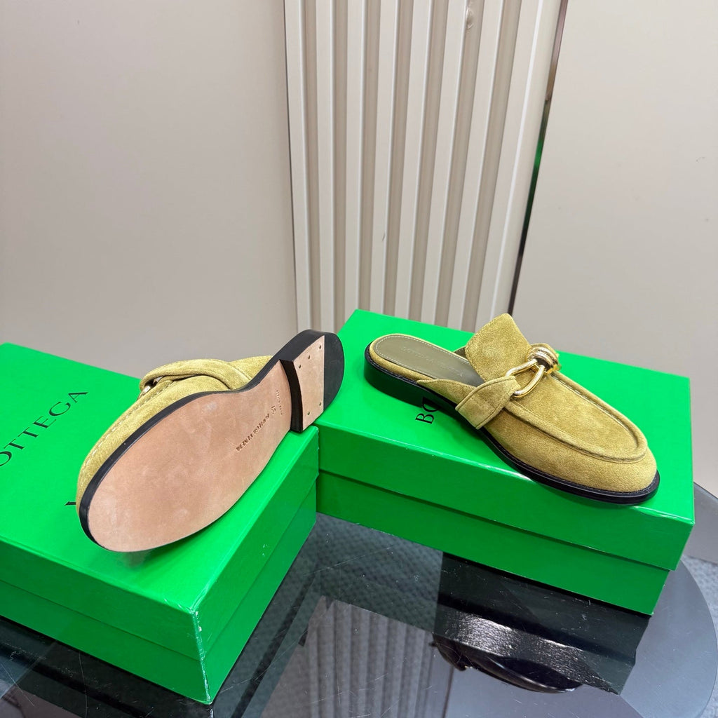 ASTAIRE MULE IN OLIVE GREEN SUEDE WITH GOLD HARDWARE