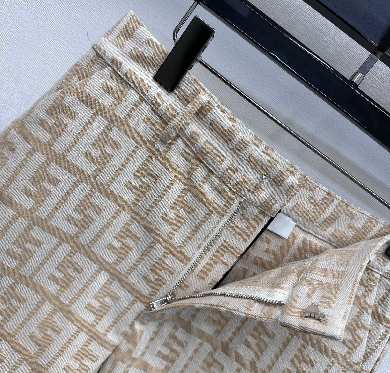 FENDI JACQUARD MOTIF SET IN BEIGE