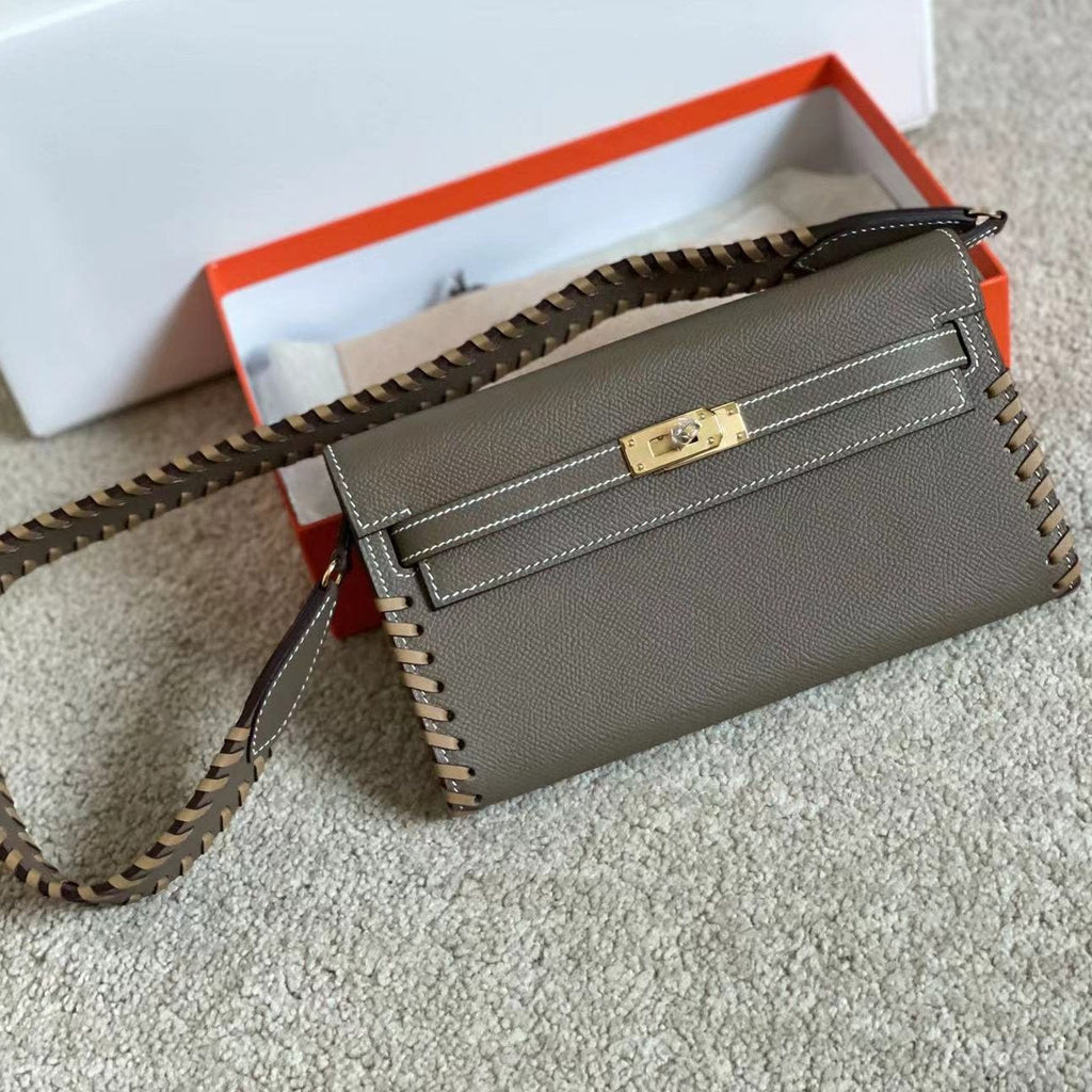 KELLY CLASSIQUE TO GO WALLET 20 IN WENGE BROWN CALFSKIN WITH GOLD HARDWARE