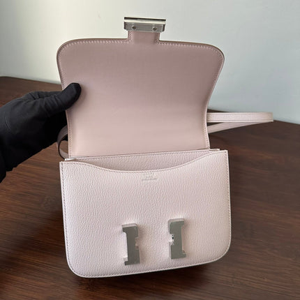 CONSTANCE 18 LIGHT PINK CHEVRE SILVER HARDWARE