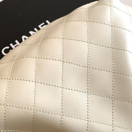 CHANEL 26S HAND BAG 32 IN IVORY WHITE LAMBSKIN GOLD HARDWARE
