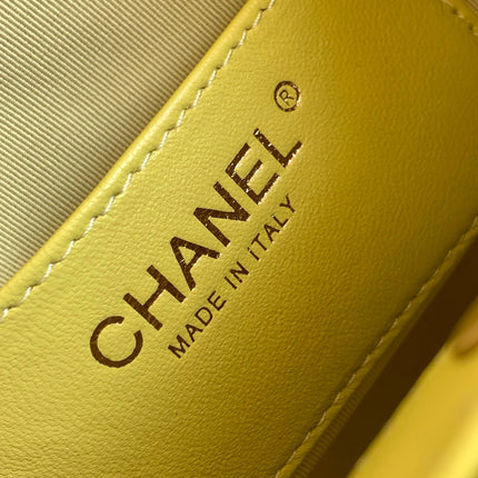 CHANEL 26S HAND BAG MEDIUM 24 IN LIME YELLOW LAMBSKIN GOLD HARDWARE