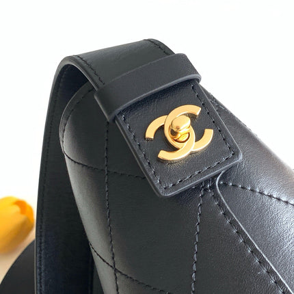 CHANEL 26S BUCKET SHOULDER BAG 26 IN BLACK CALFSKIN GOLD HARDWARE