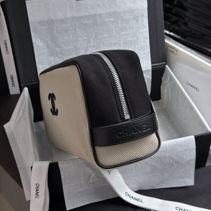 CHANEL 26S LARGE ZIP POUCH BAG 29 IN BEIGE CANVAS AND CALFSKIN SILVER HARDWARE