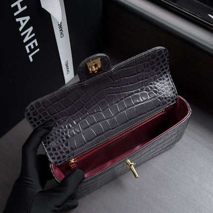 CHANEL 26S WALLET ON CHAIN 22 IN CHARCOAL GRAY CROCODILE-EMBOSSED CALFSKIN GOLD HARDWARE
