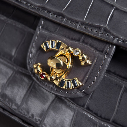 CHANEL 26S WALLET ON CHAIN 22 IN CHARCOAL GRAY CROCODILE-EMBOSSED CALFSKIN GOLD HARDWARE