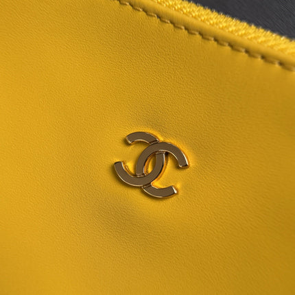 CHANEL 26S SMALL CLASSIC FLAP BAG 21 IN YELLOW OPEN-WEAVE CROCHET GOLD HARDWARE
