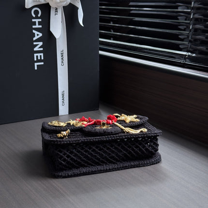 CHANEL 26S SMALL FLAP BAG 21 IN BLACK MESH-WOVEN RAFFIA AND CALFSKIN GOLD HARDWARE