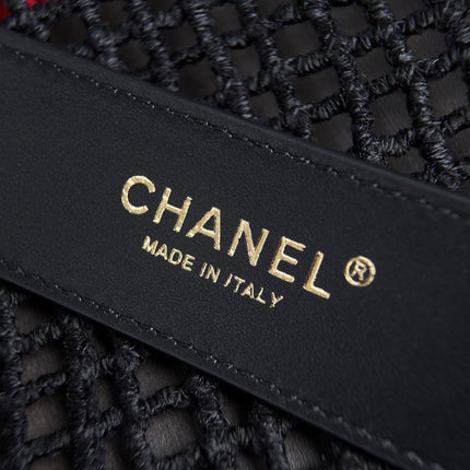 CHANEL 26S SMALL FLAP BAG 21 IN BLACK MESH-WOVEN RAFFIA AND CALFSKIN GOLD HARDWARE