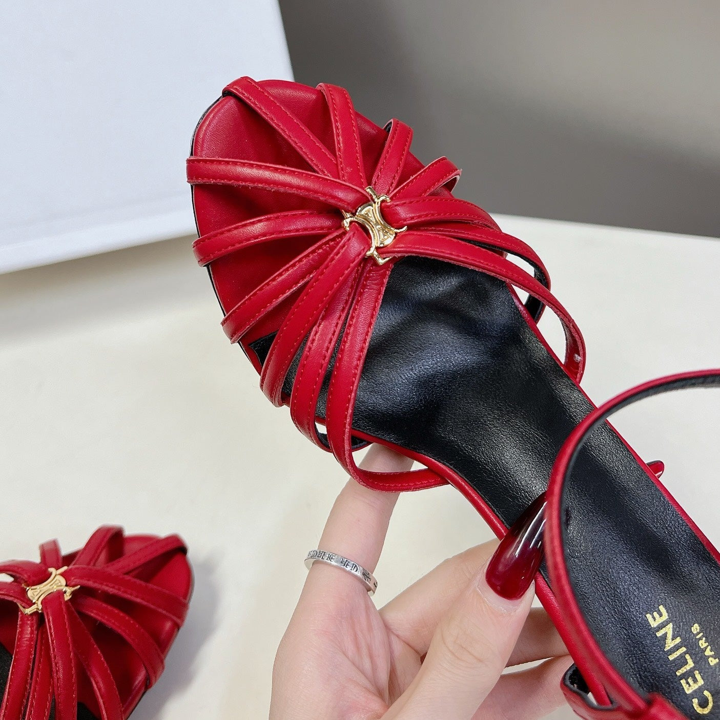 TRIOMPHE SANDAL IN LAMBSKIN CHERRY RED