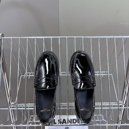 YSL 25S SAINT LAURENT LOAFERS IN BLACK PATENT CALFSKIN