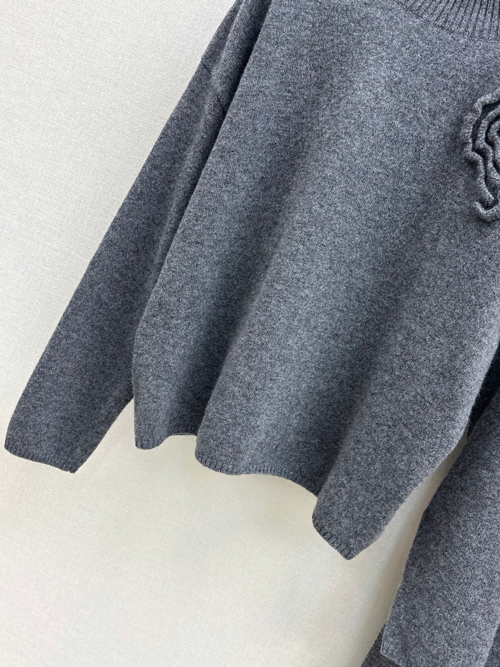 VALENTINO 26S SWEATER AND SKIRT SET STYLE 76