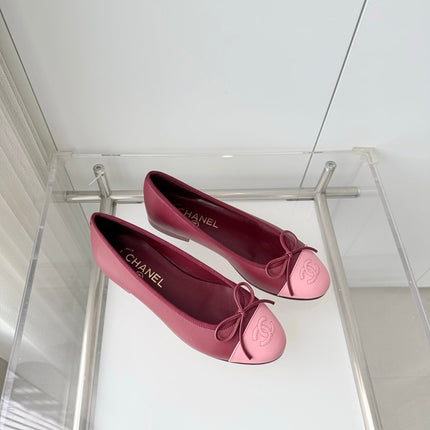CHANEL 26S BALLET FLATS IN BURGUNDY RED CALFSKIN WITH PINK TOE CAP AND BOW