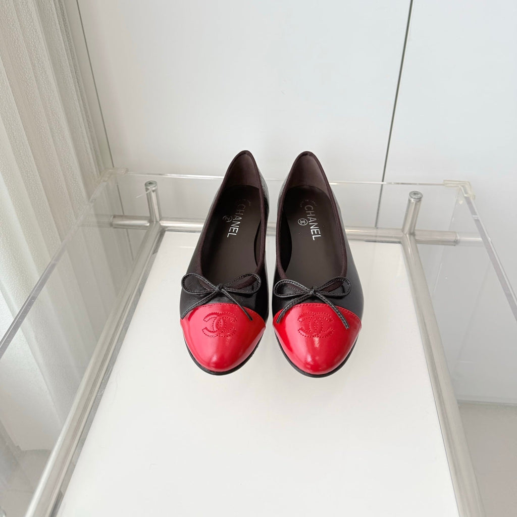 CHANEL 26S BALLET FLATS IN DARK BROWN CALFSKIN WITH RED PATENT TOE CAP & BOW