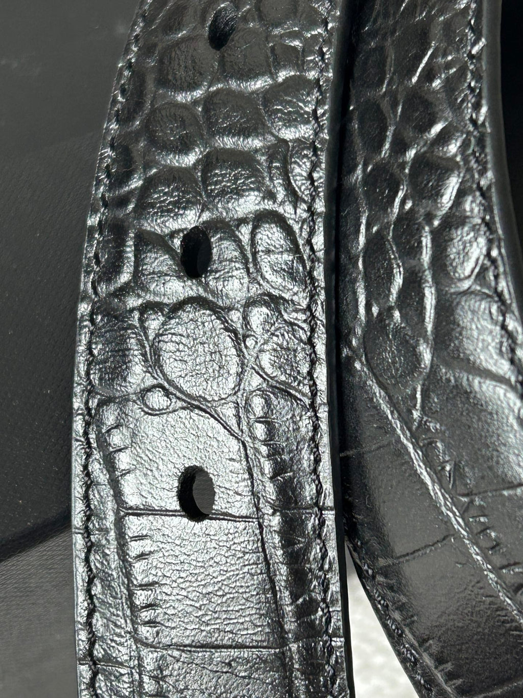 YSL 25S BELT 30 MM IN BLACK CROCODILE-EMBOSSED LEATHER 543667