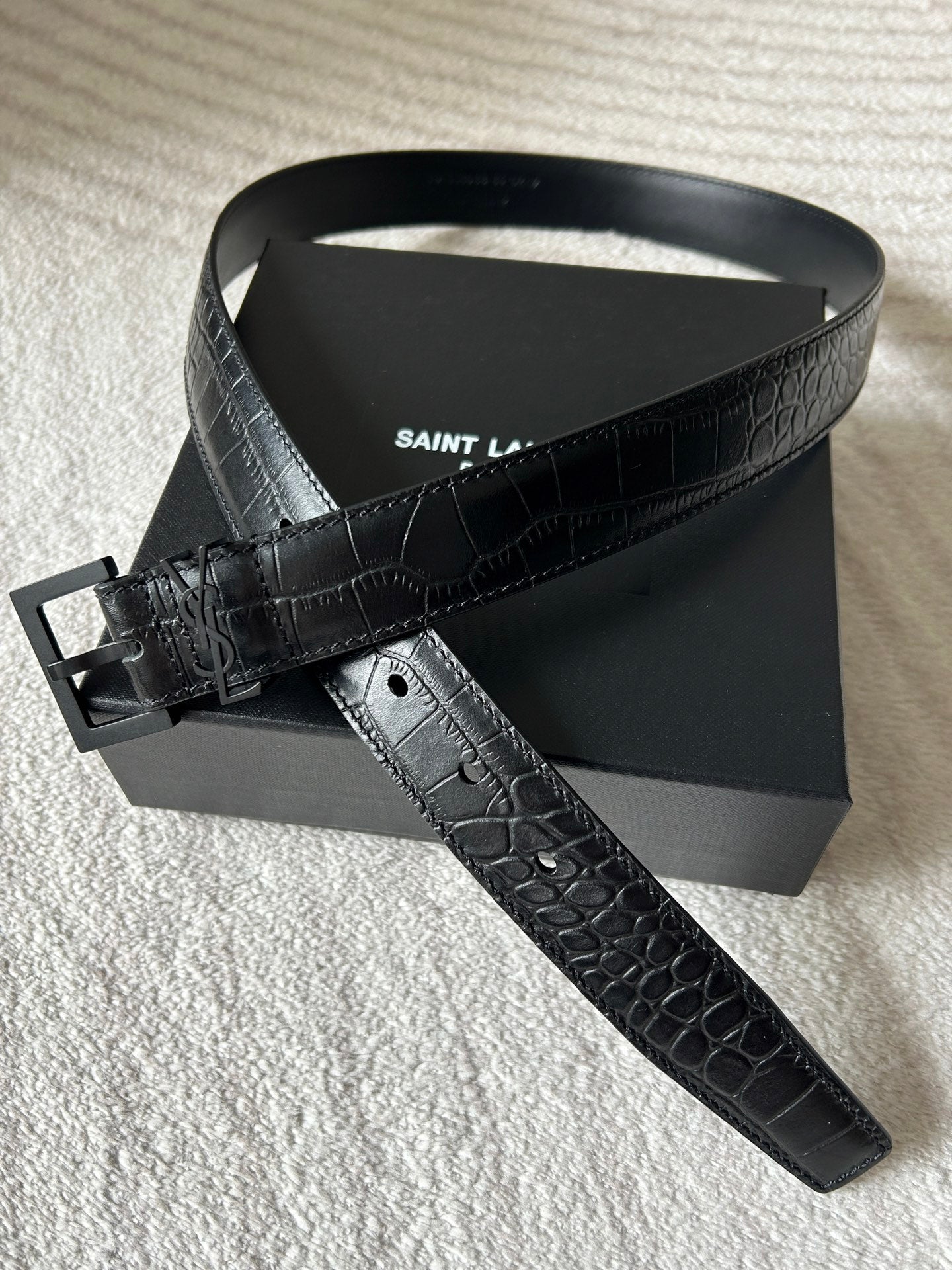 YSL 25S BELT 30 MM IN BLACK CROCODILE-EMBOSSED LEATHER 543667