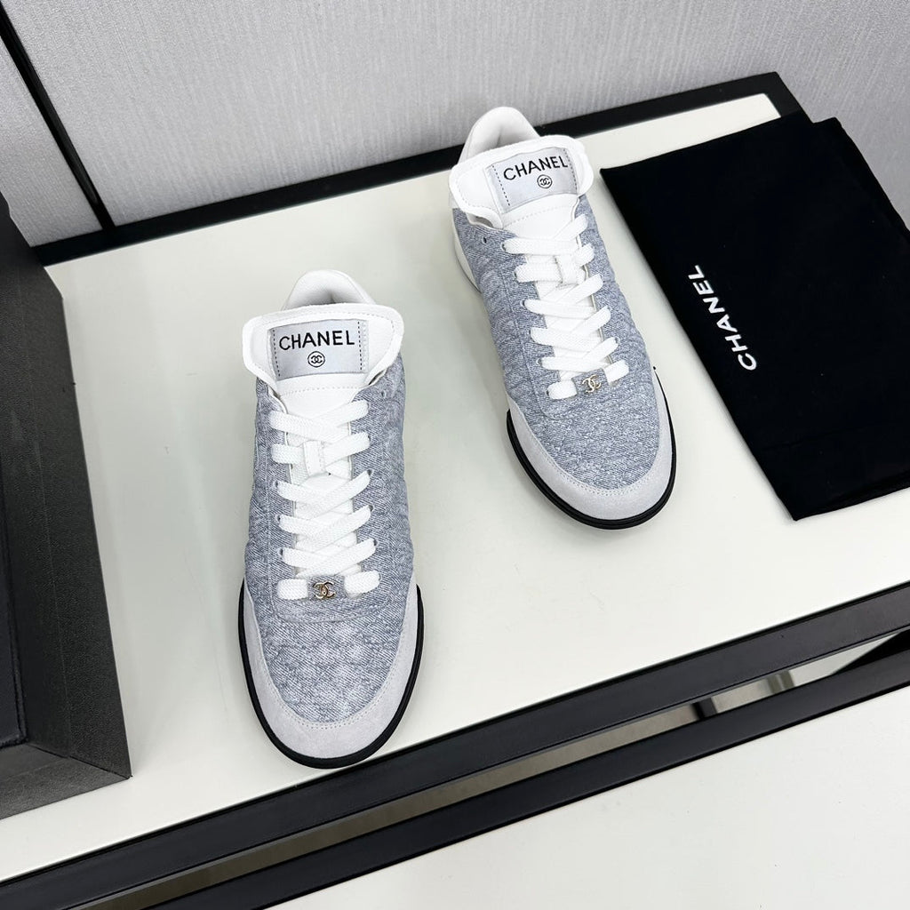 SPORTS SHOES IN GREY FABRIC