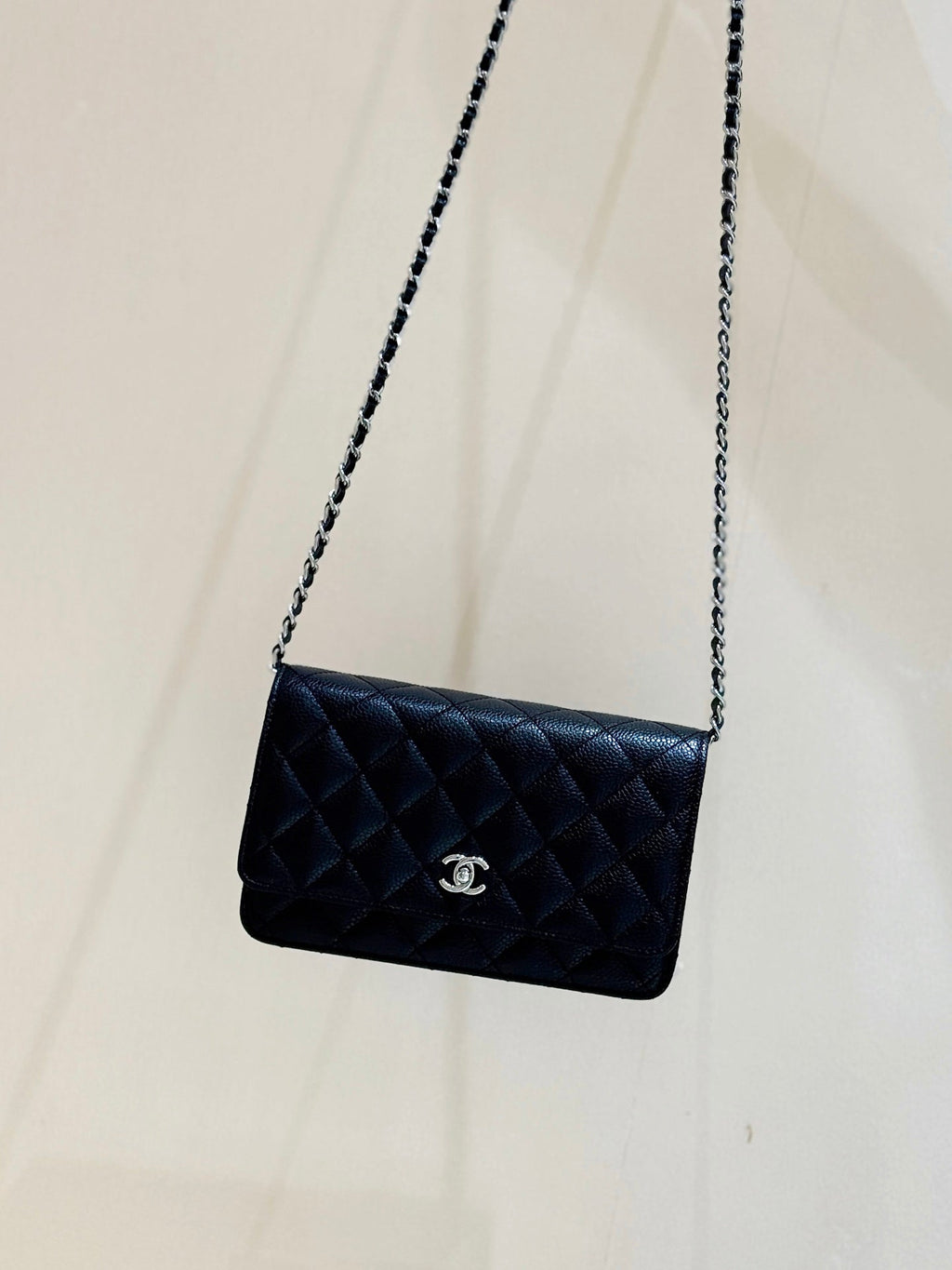 CHANEL 25S MINI FLAP BAG 19 IN BLACK CALFSKIN GOLD HARDWARE